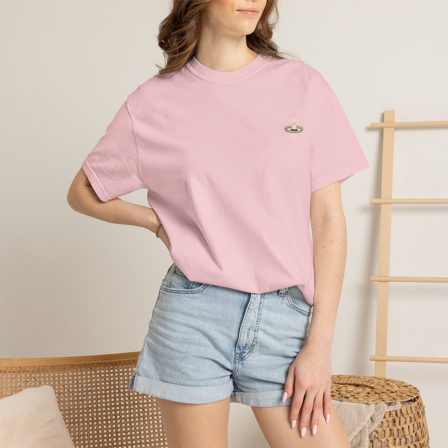 Una Mujer - Graphic T-Shirt